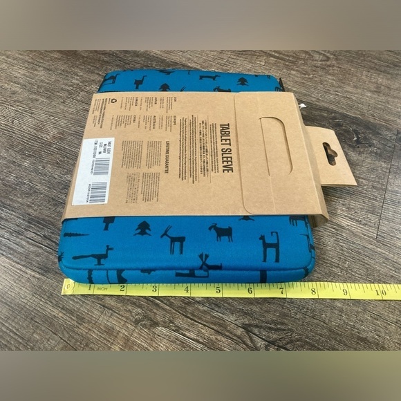 New Burton Tablet Sleeve Case Blue Wallpaper Tribal Animal Print 9.5” x 7.75” - Picture 6 of 6